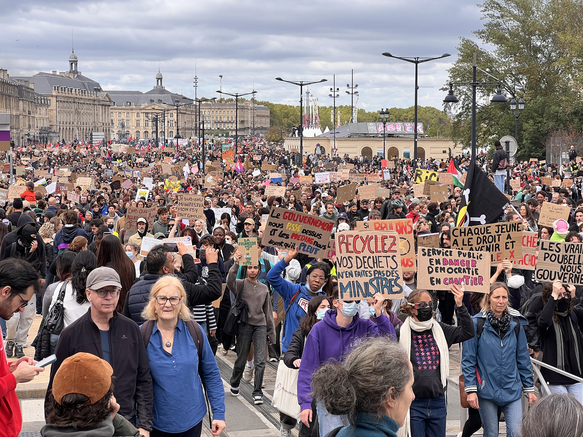 Manifestation du 17 octobre : « Il fait noir au pays des Lumières »